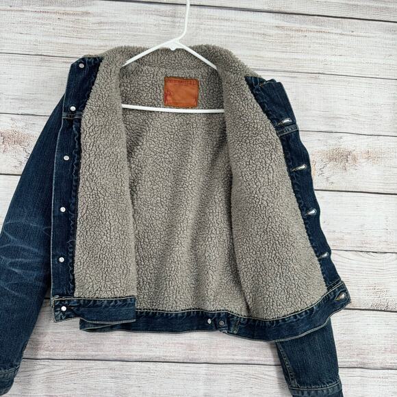 Levis Denim Trucker Sherpa Lined Jean Jacket Mens Medium Blue Medium Wash - Picture 3 of 10